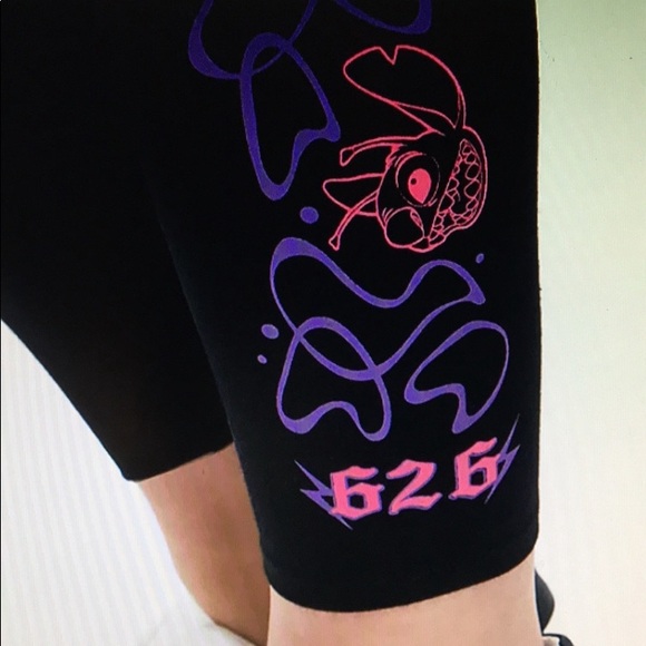 torrid Pants - Disney Stitch cropped Leggings